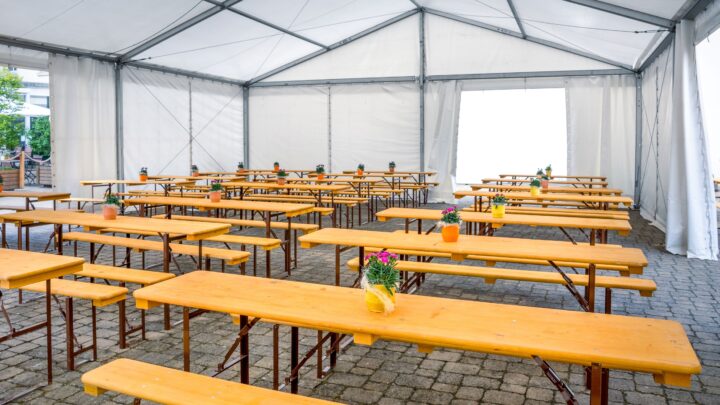 Bierzeltgarnitur mit Lehne_Lokal