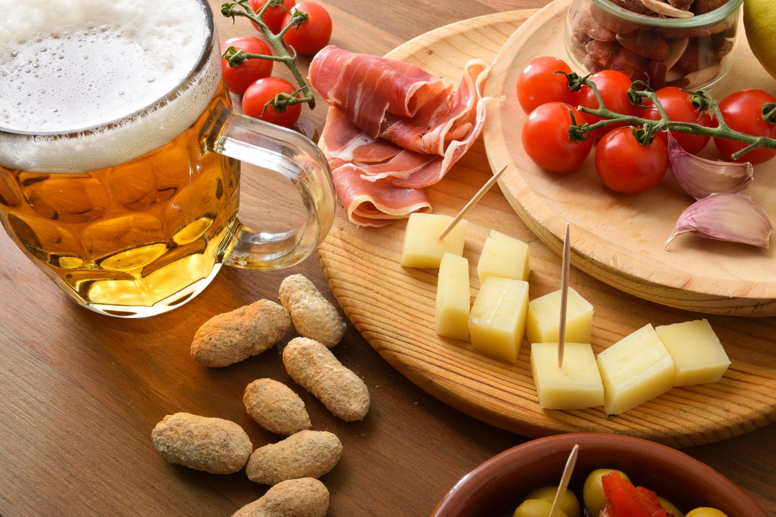 Bierzeltgarnitur mit Lehne_Speisen_Getraenke